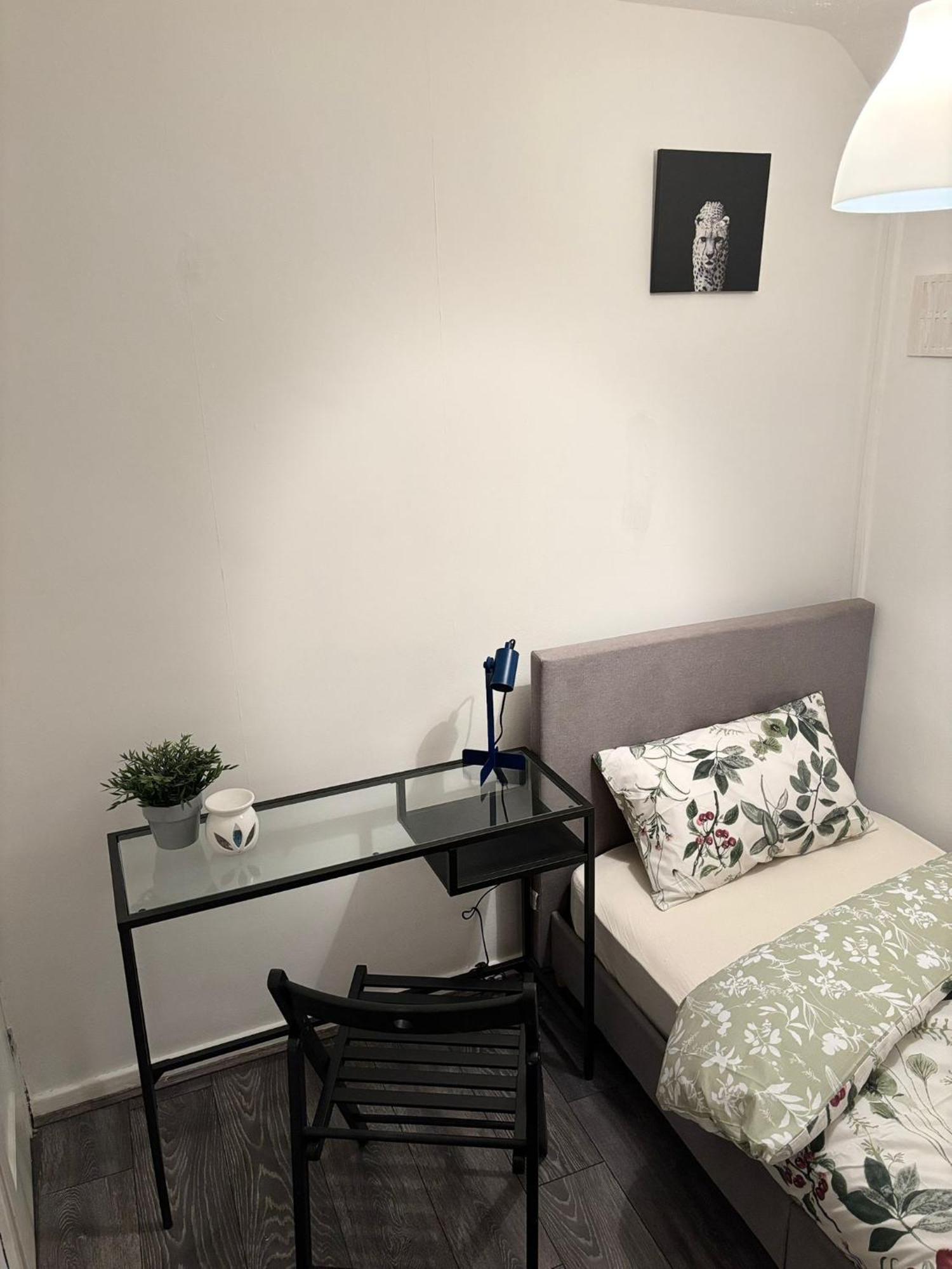Spacious 3 Bed House Near Airport, Nec, Hs2 Apartment
