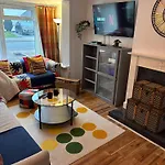 Spacious 3 Bed House Near Airport, Nec, Hs2