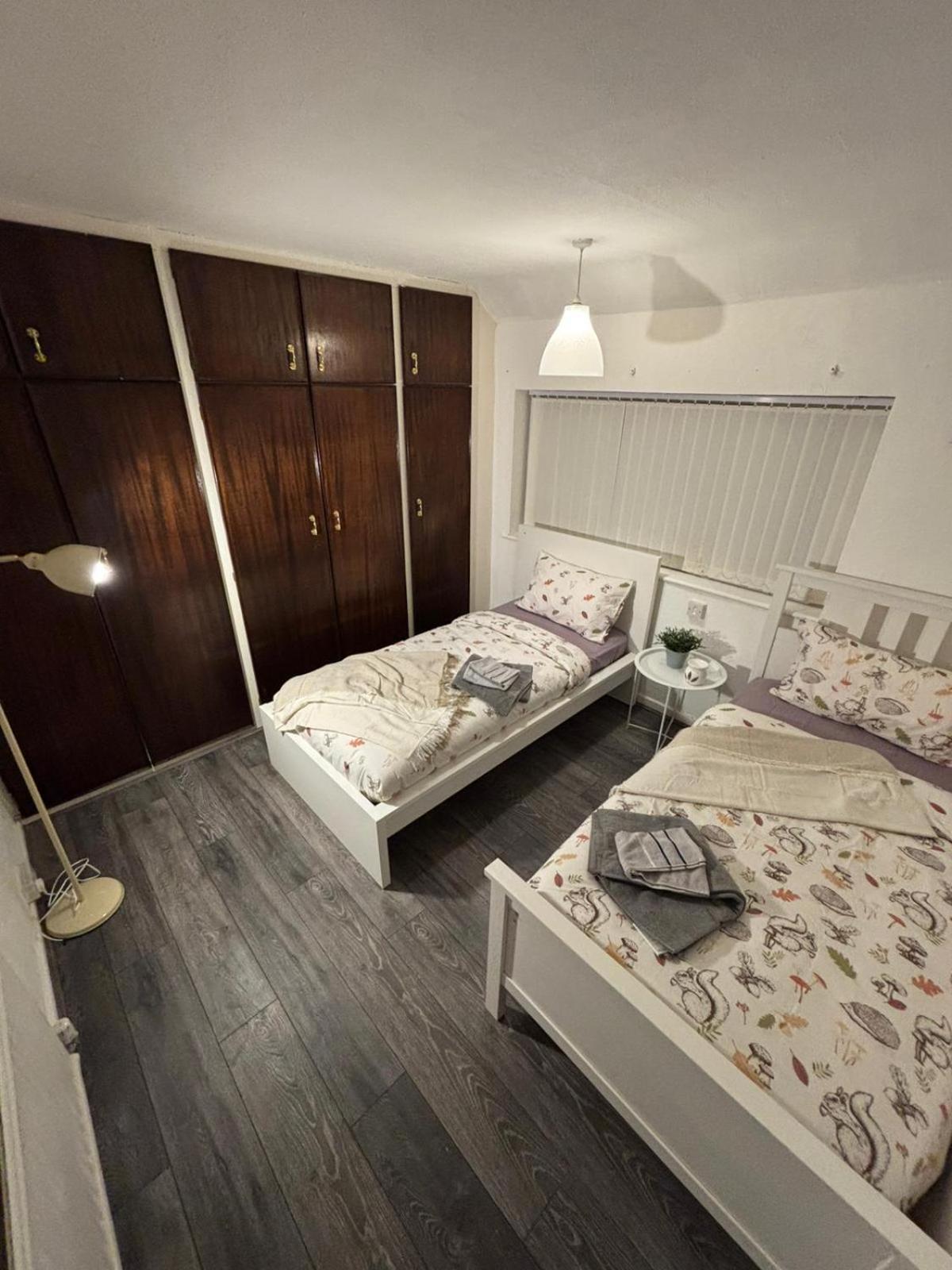 Apartment Spacious 3 Bed House Near Airport, Nec, Hs2 *