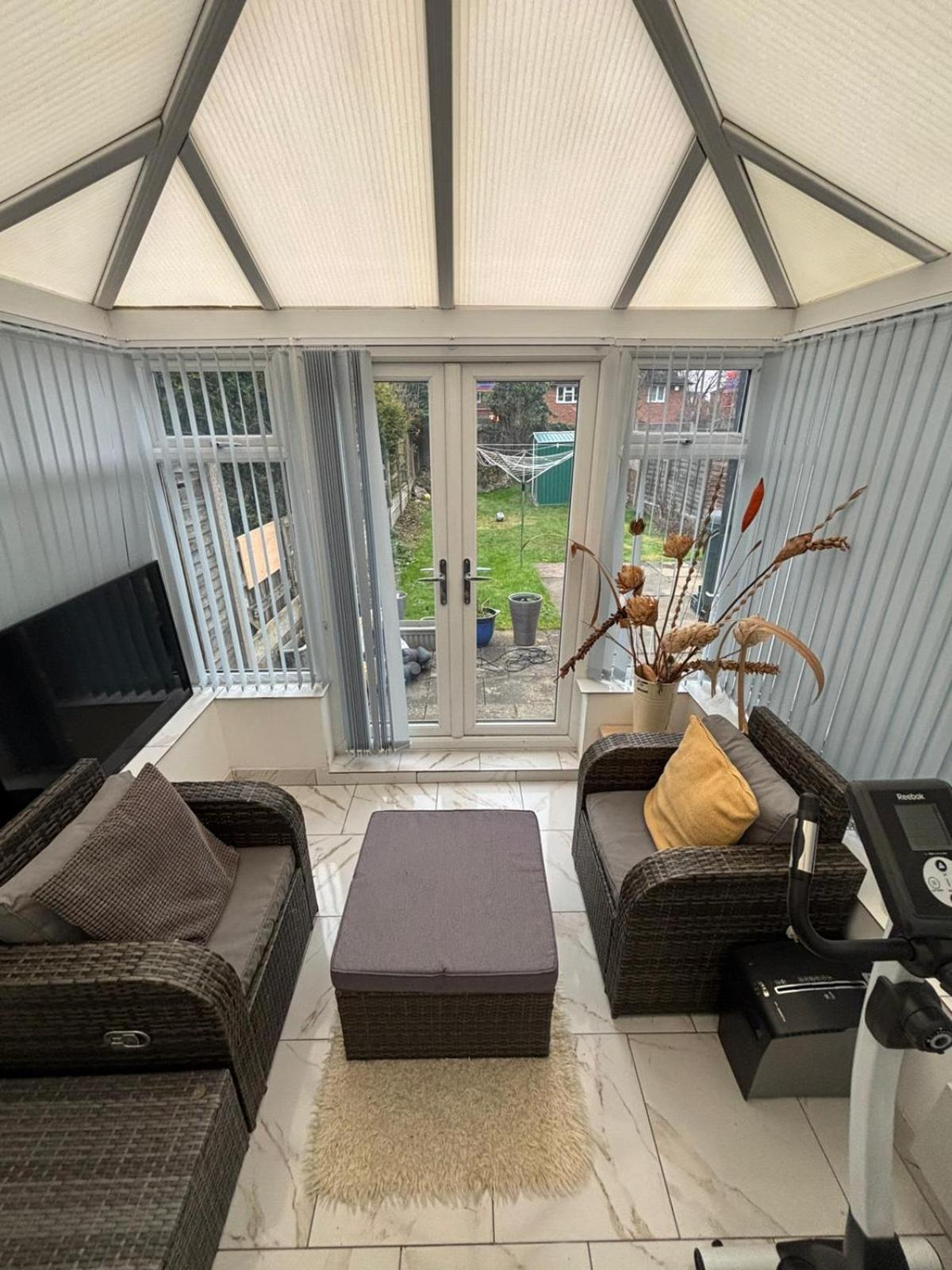 Spacious 3 Bed House Near Airport, Nec, Hs2 * Birmingham