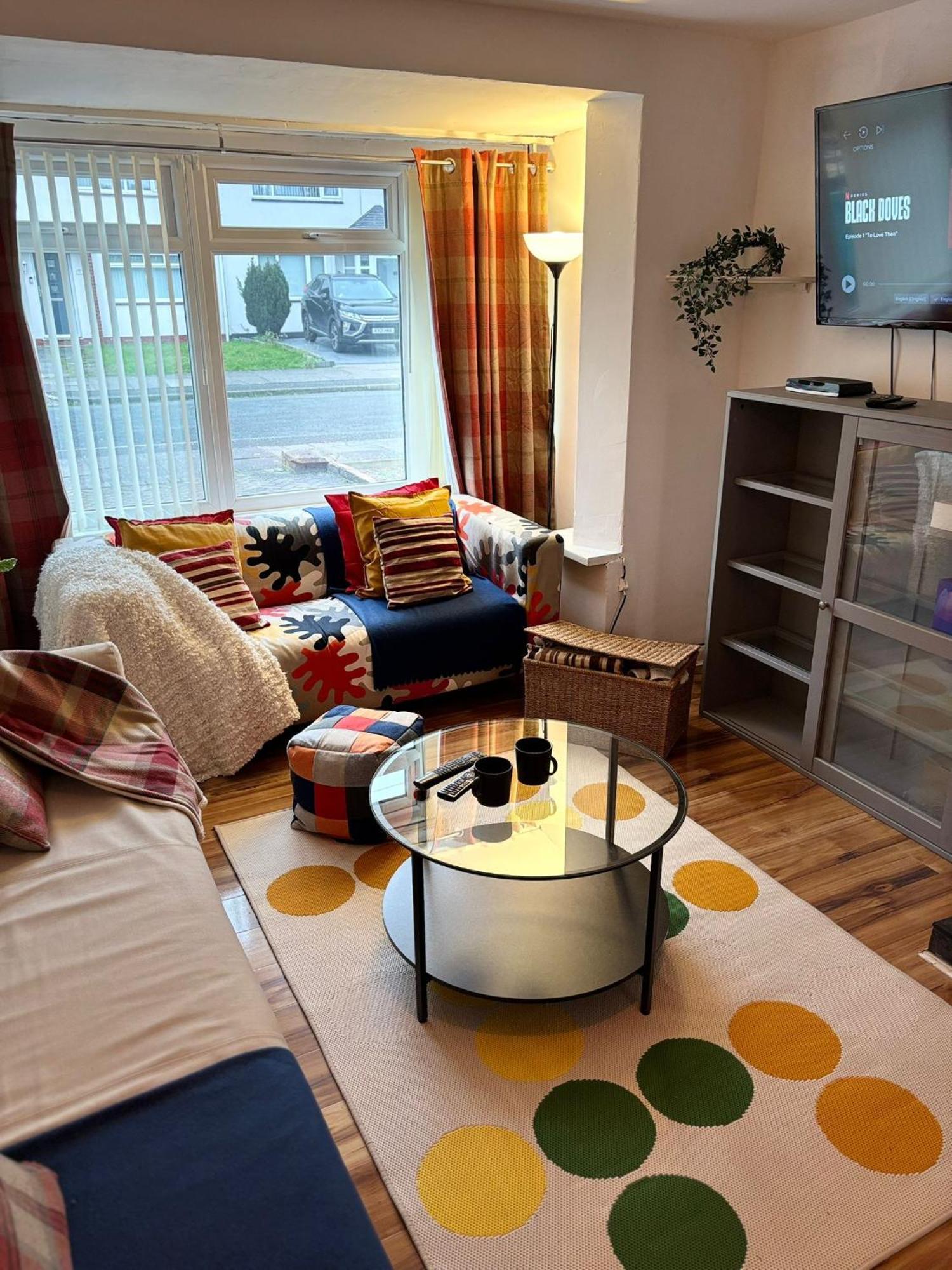 Spacious 3 Bed House Near Airport, Nec, Hs2 Apartment *