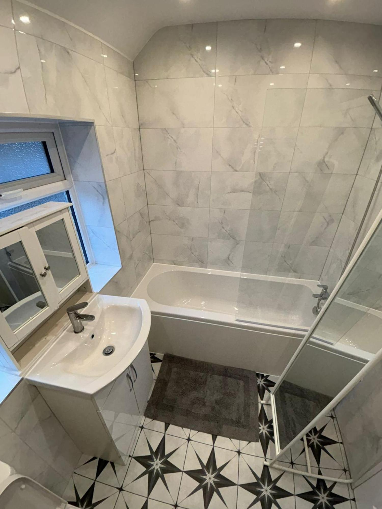 Spacious 3 Bed House Near Airport, Nec, Hs2